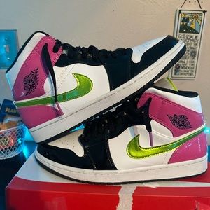 Air Jordan 1 Mid SE